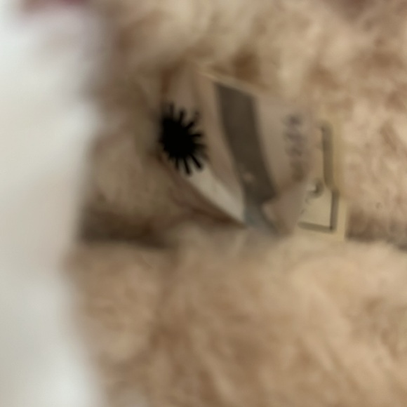 UGG Dakota Chestnut Sheepskin Leather Bow Slippers size 11 - Picture 16 of 16